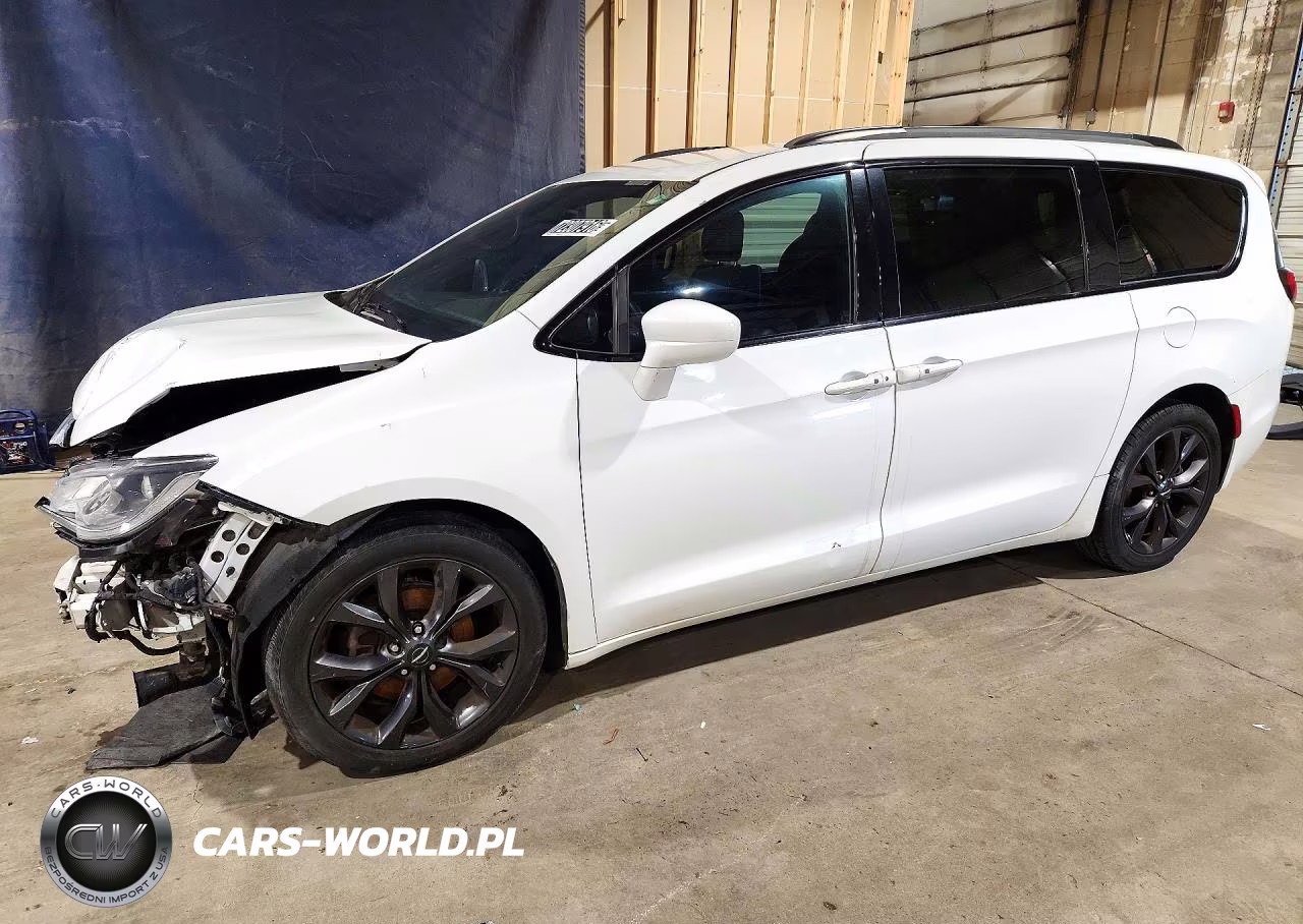 2018 Chrysler Pacifica Touring L