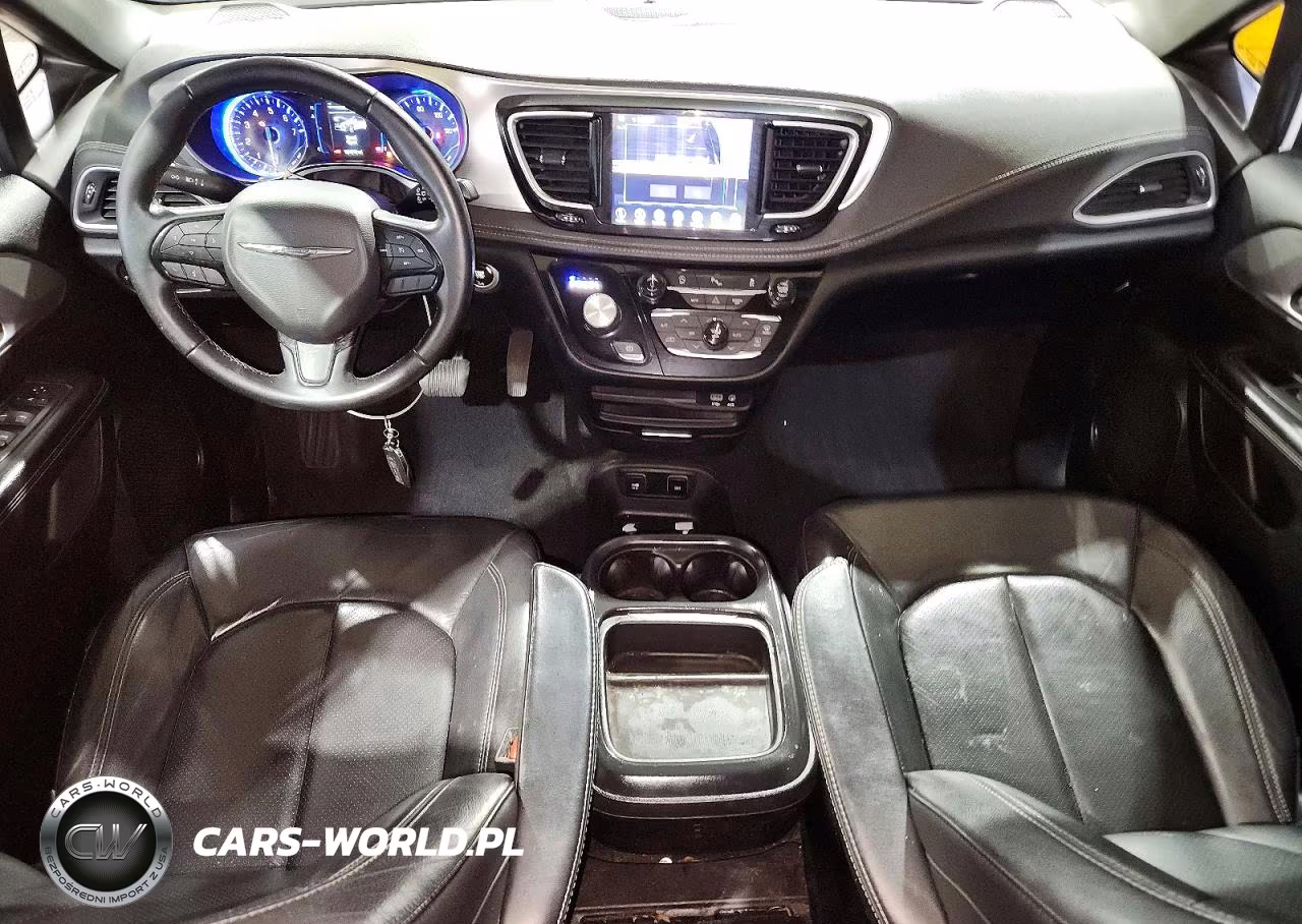 2018 Chrysler Pacifica Touring L VIN:2C4RC1BG7JR174878 - 8