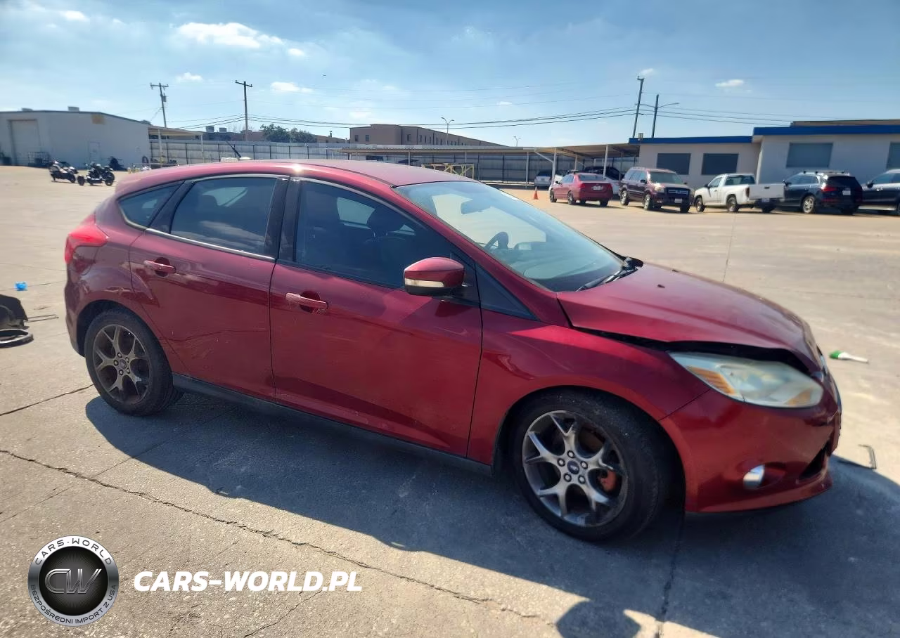 2014 Ford Focus Se VIN:1FADP3K29EL161245 - 4