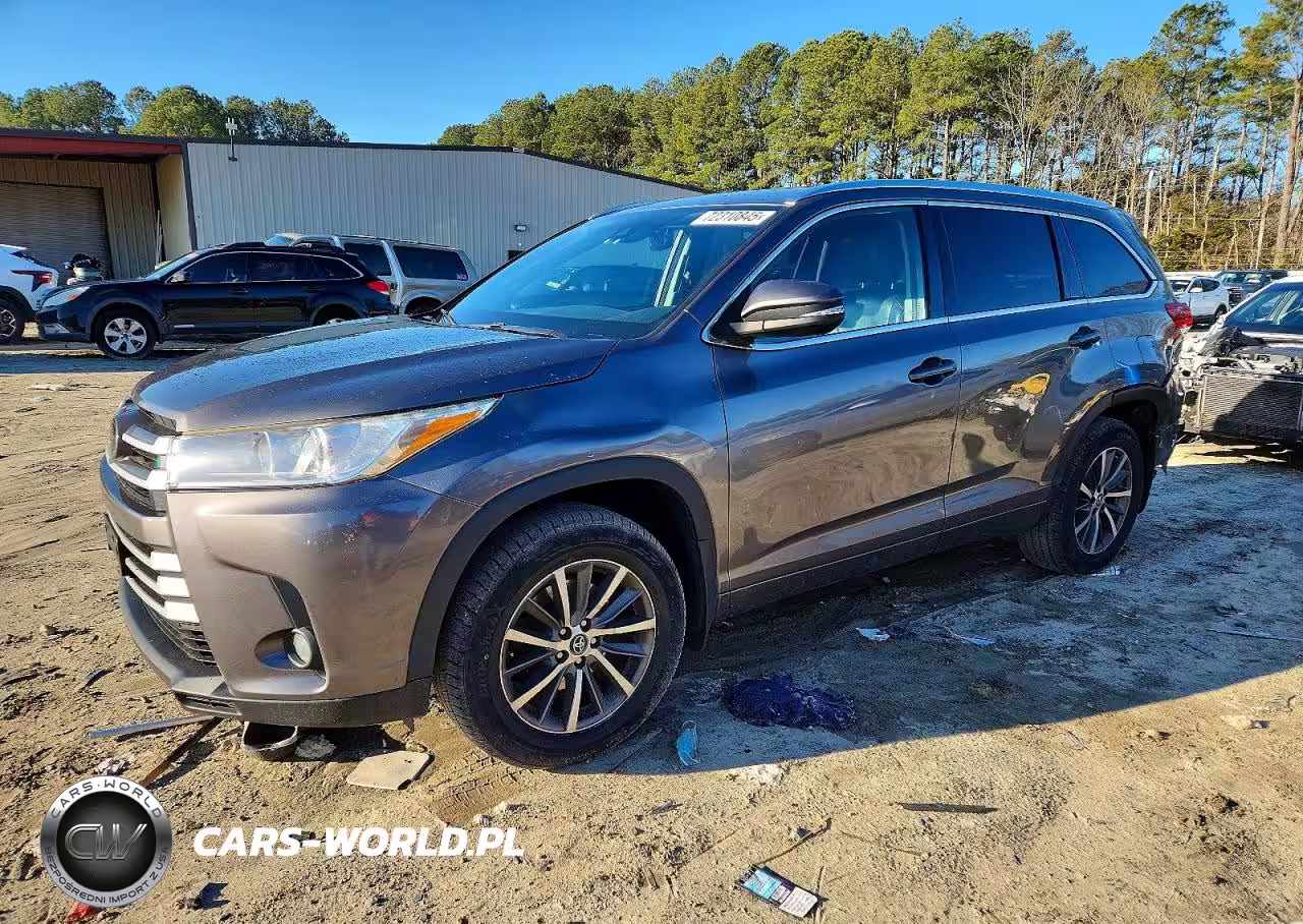 2018 Toyota Highlander Se