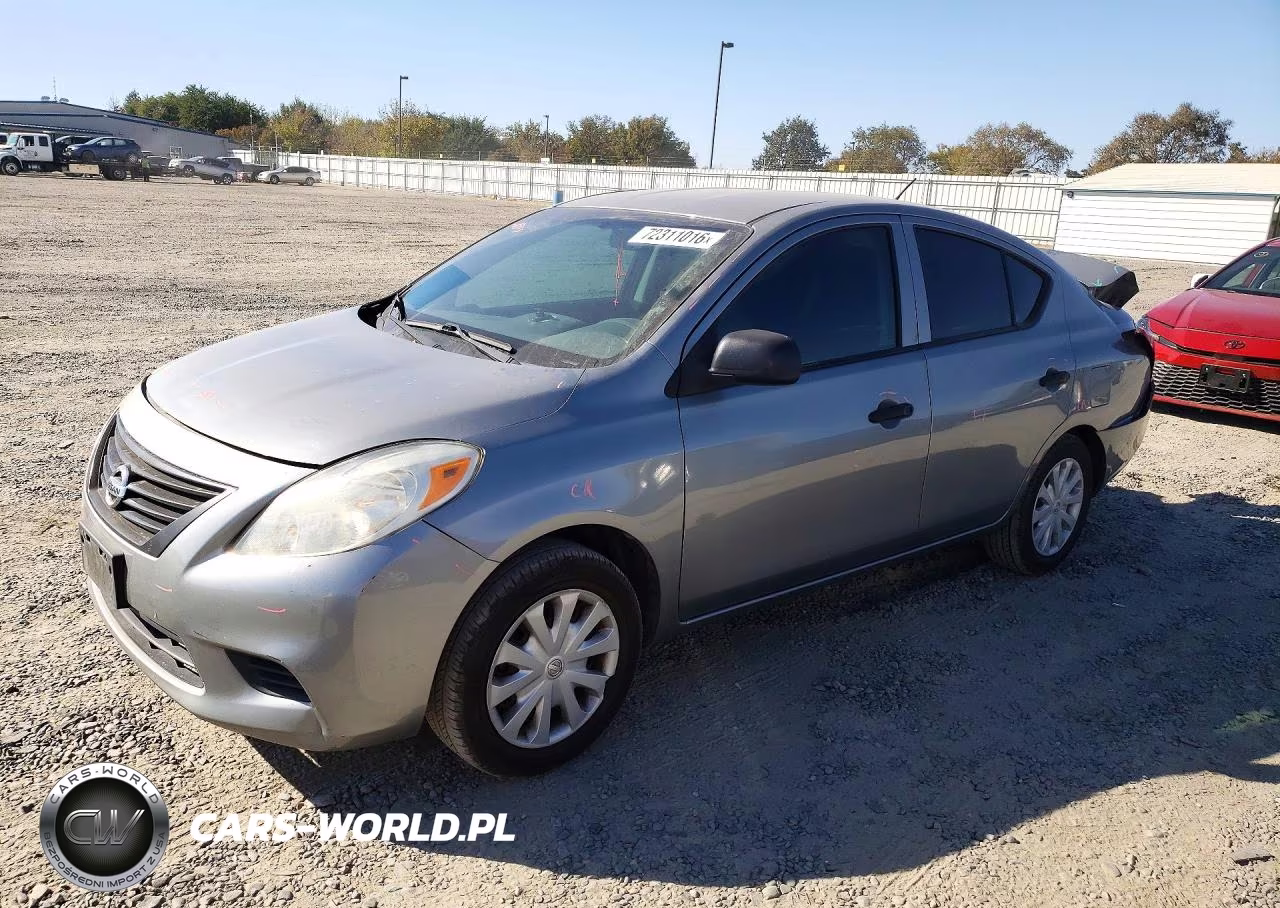 2014 Nissan Versa 1.6 S – zdjęcie 1 z 12