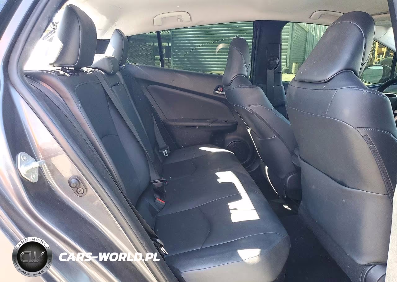 2018 Toyota Prius Two Eco VIN:JTDKARFU5J3553019 - 10