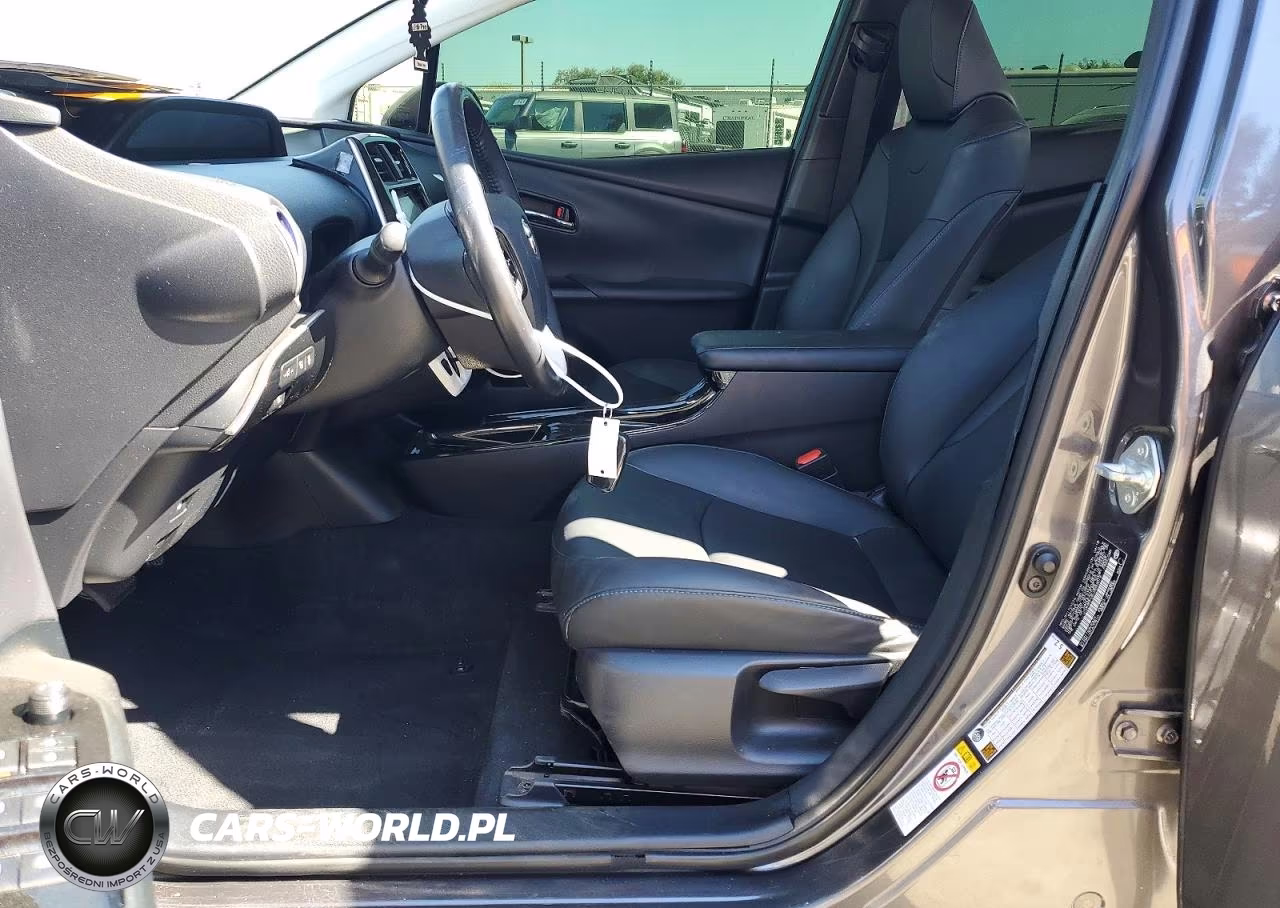 2018 Toyota Prius Two Eco VIN:JTDKARFU5J3553019 - 7