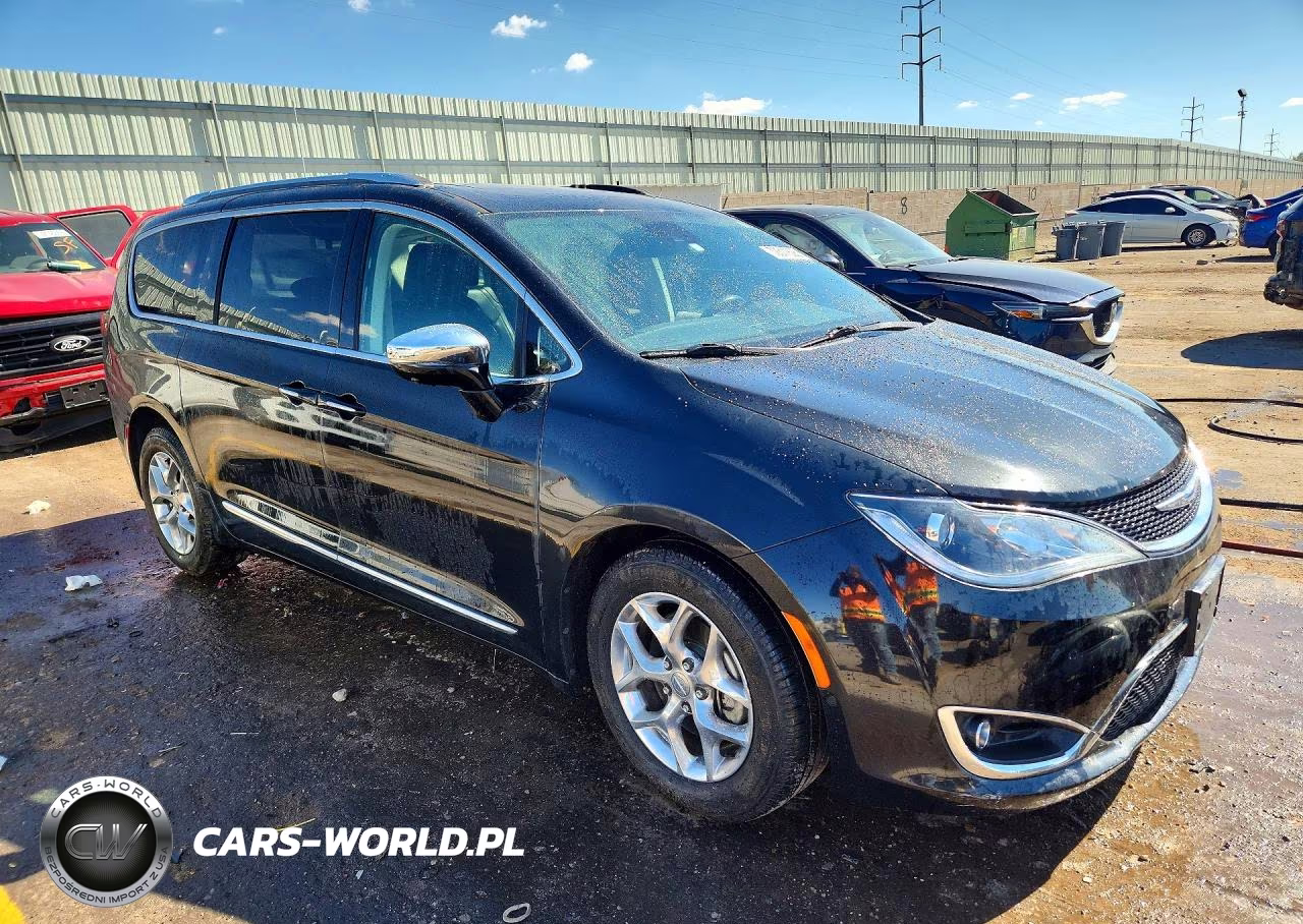 2018 Chrysler Pacifica Limited VIN:2C4RC1GG5JR226159 - 4