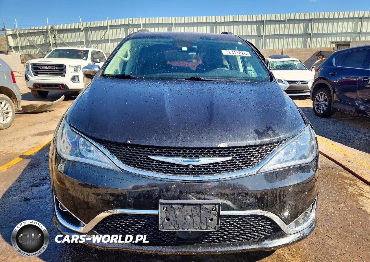 2018 Chrysler Pacifica Limited VIN:2C4RC1GG5JR226159 - 5