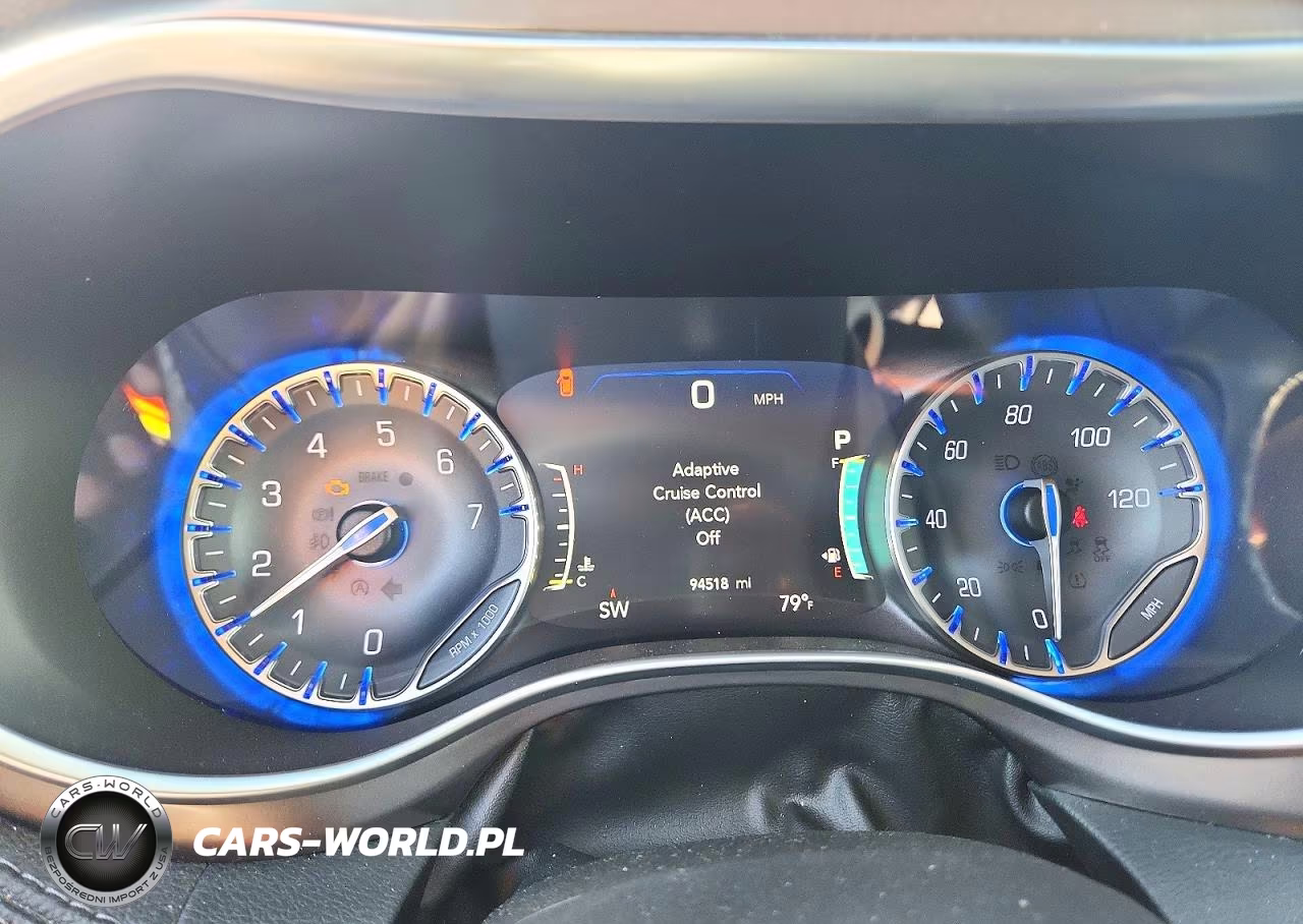2018 Chrysler Pacifica Limited VIN:2C4RC1GG5JR226159 - 9