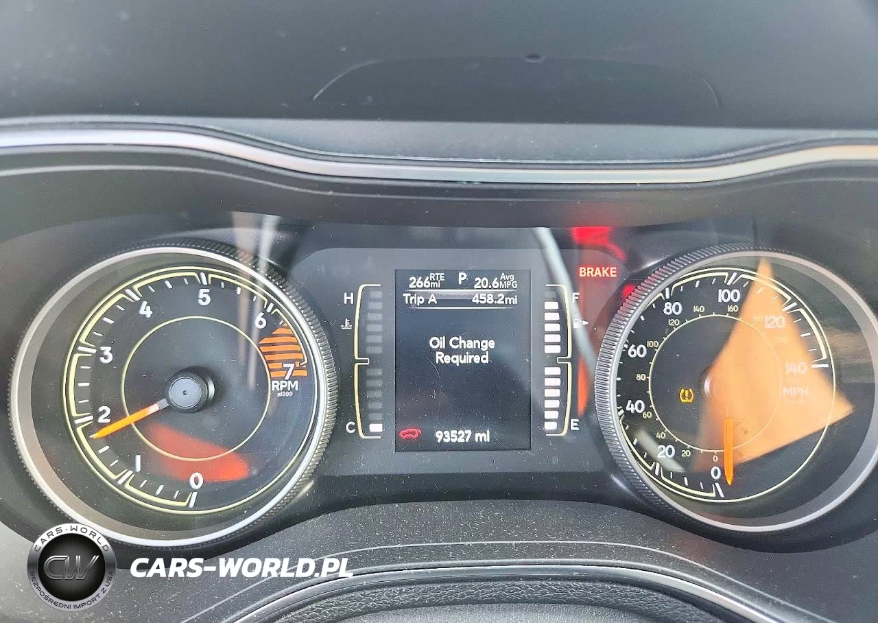 2019 Jeep Cherokee Latitude VIN:1C4PJLCB7KD241401 - 9