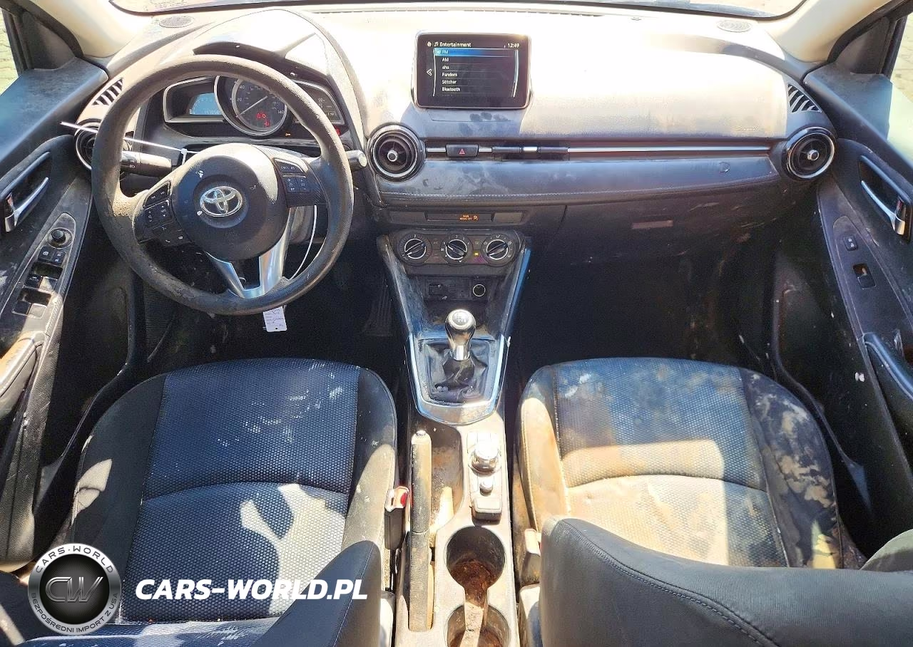2018 Toyota Yaris Ia Base VIN:3MYDLBYV1JY319999 - 8