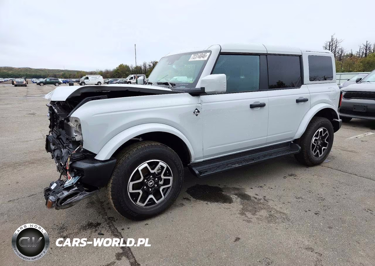 2026 Ford Bronco Outer Banks