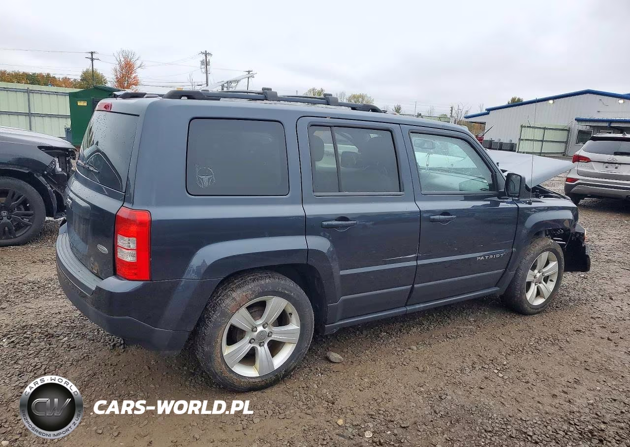 2014 Jeep Patriot Latitude VIN:1C4NJPFA7ED626981 - 3