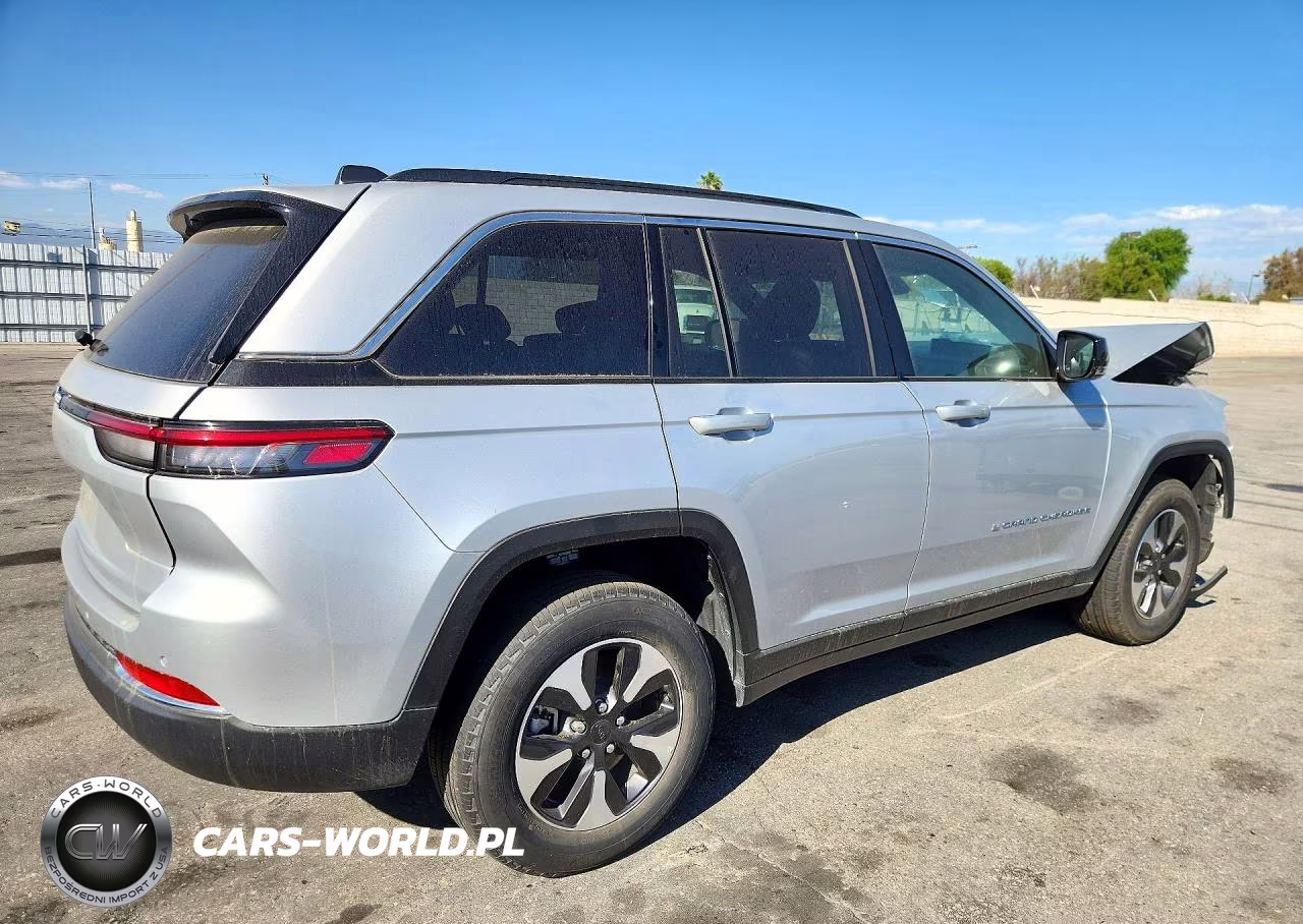 2025 Jeep Grand Cherokee 4Xe VIN:1C4RJYB68S8700776 - 3