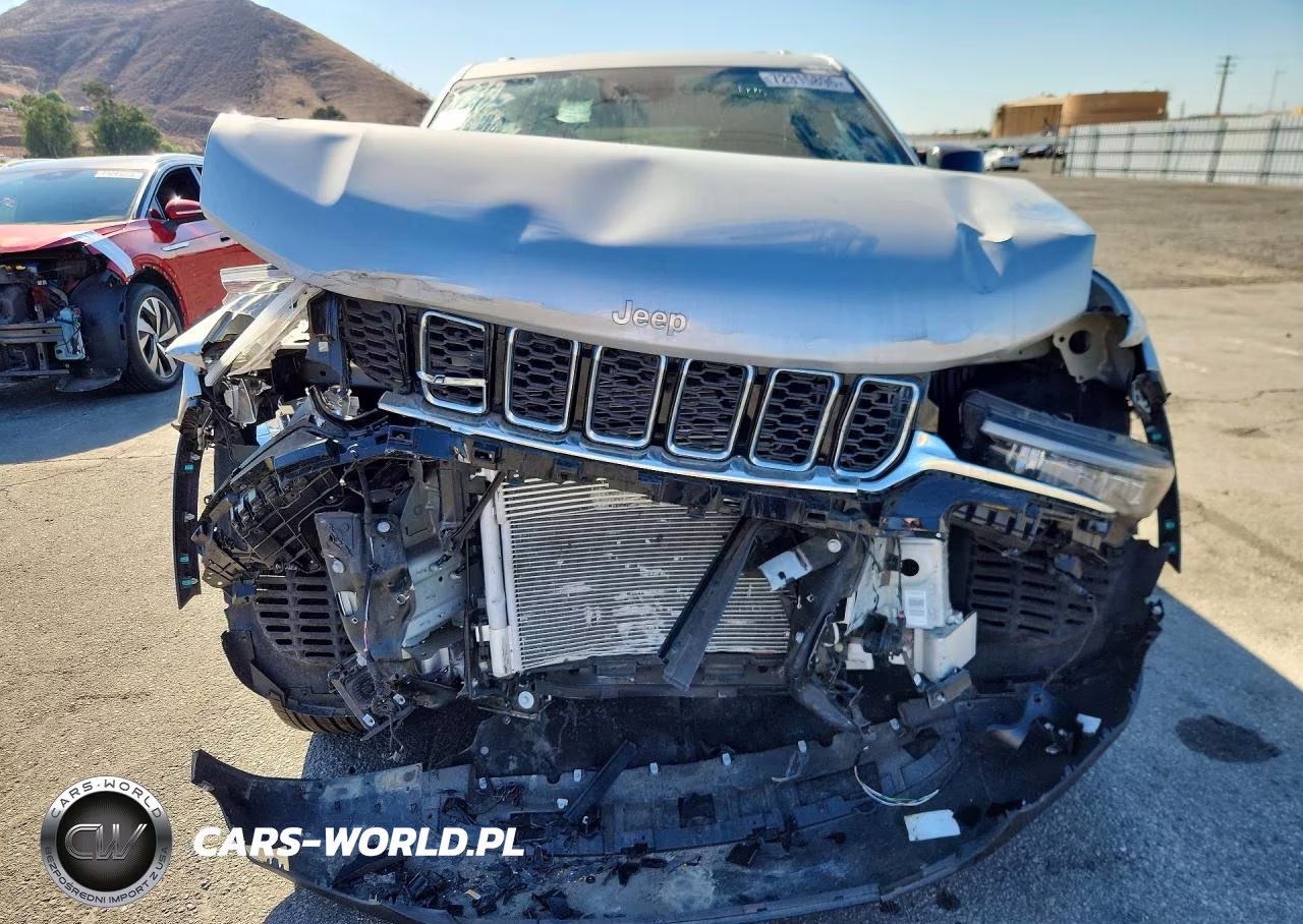2025 Jeep Grand Cherokee 4Xe VIN:1C4RJYB68S8700776 - 5