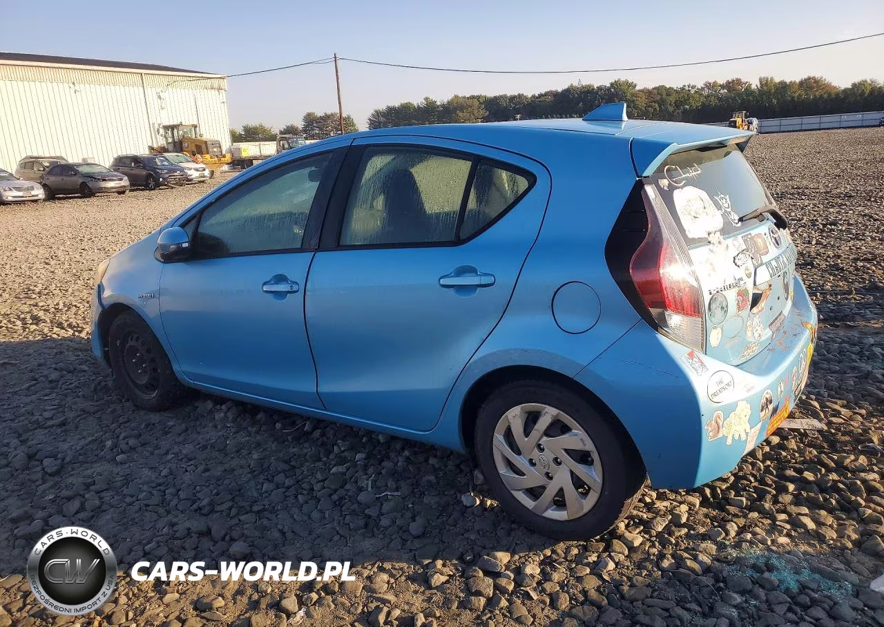 2015 Toyota Prius C One VIN:JTDKDTB33F1089894 - 2
