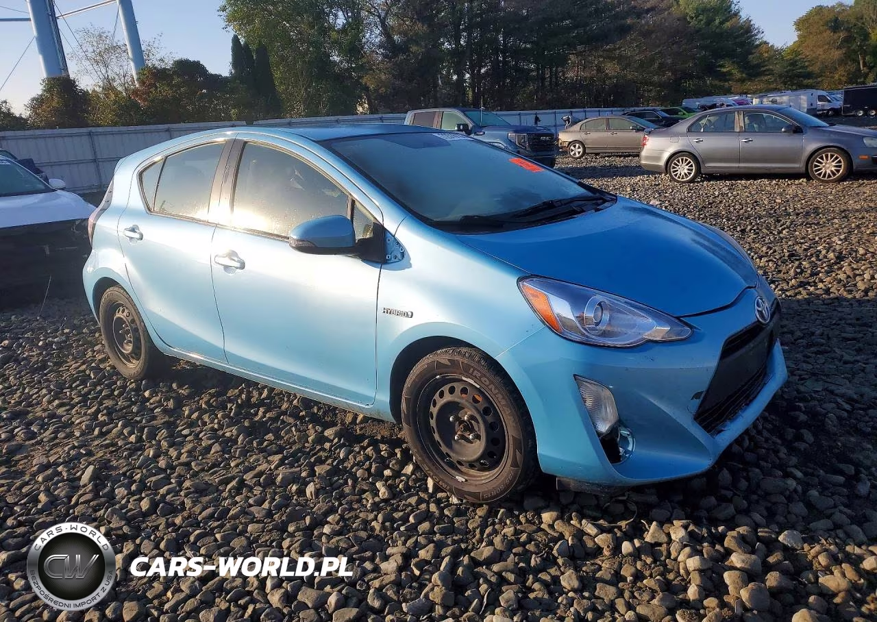 2015 Toyota Prius C One VIN:JTDKDTB33F1089894 - 4