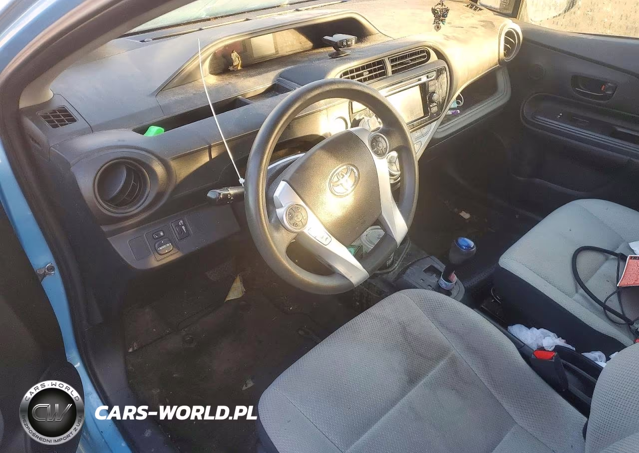 2015 Toyota Prius C One VIN:JTDKDTB33F1089894 - 8