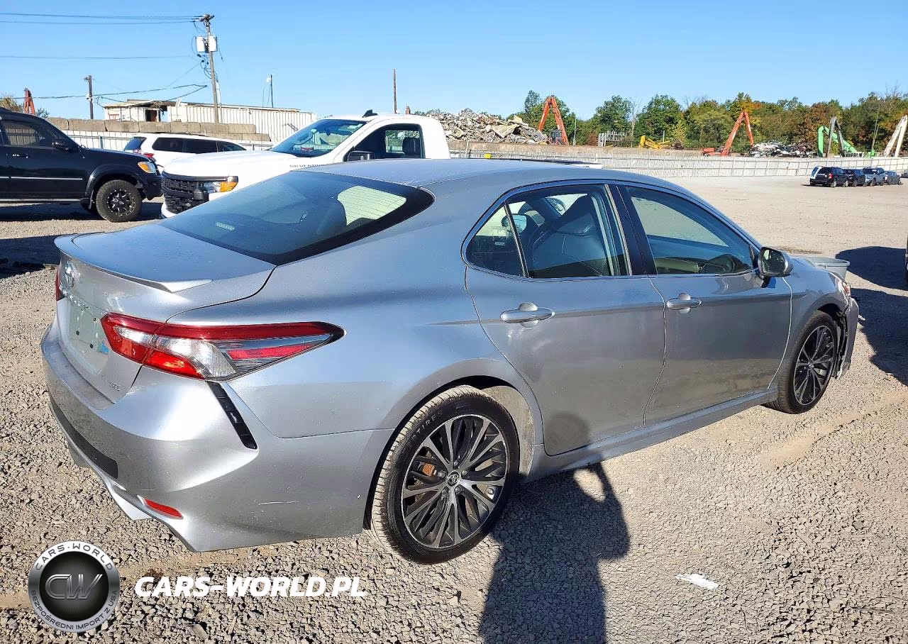 2018 Toyota Camry L VIN:JTNB11HK2J3028301 - 3