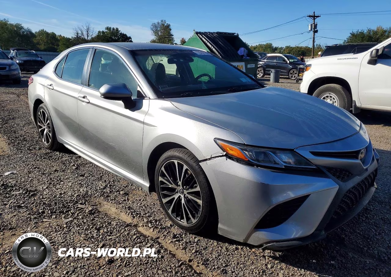 2018 Toyota Camry L VIN:JTNB11HK2J3028301 - 4