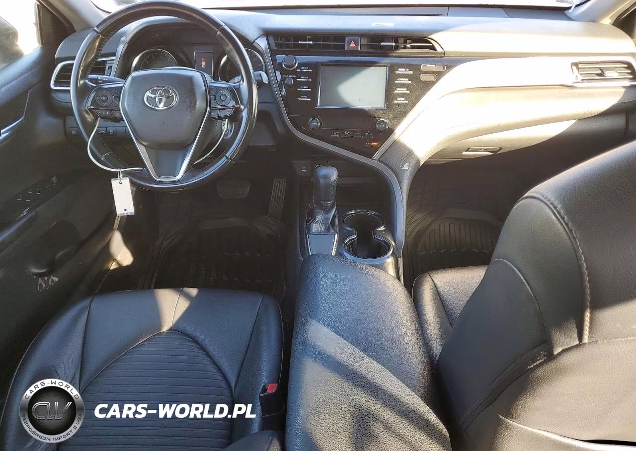2018 Toyota Camry L VIN:JTNB11HK2J3028301 - 8