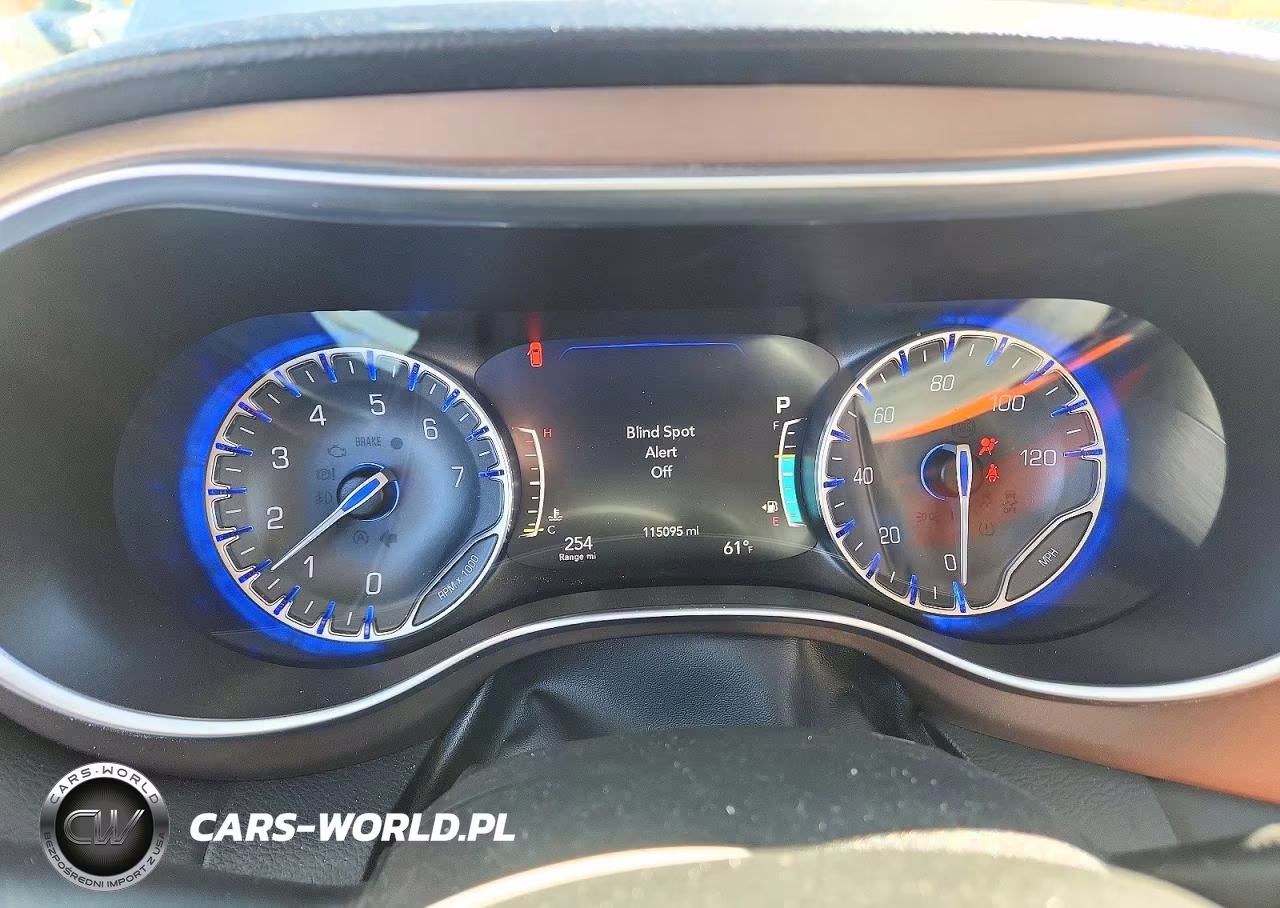 2017 Chrysler Pacifica Touring L Plus VIN:2C4RC1EG9HR534318 - 9