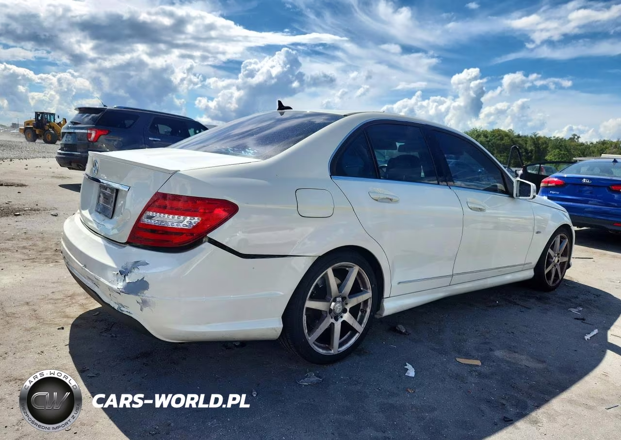 2012 Mercedes-Benz C 250 VIN:WDDGF4HB5CA632037 - 3
