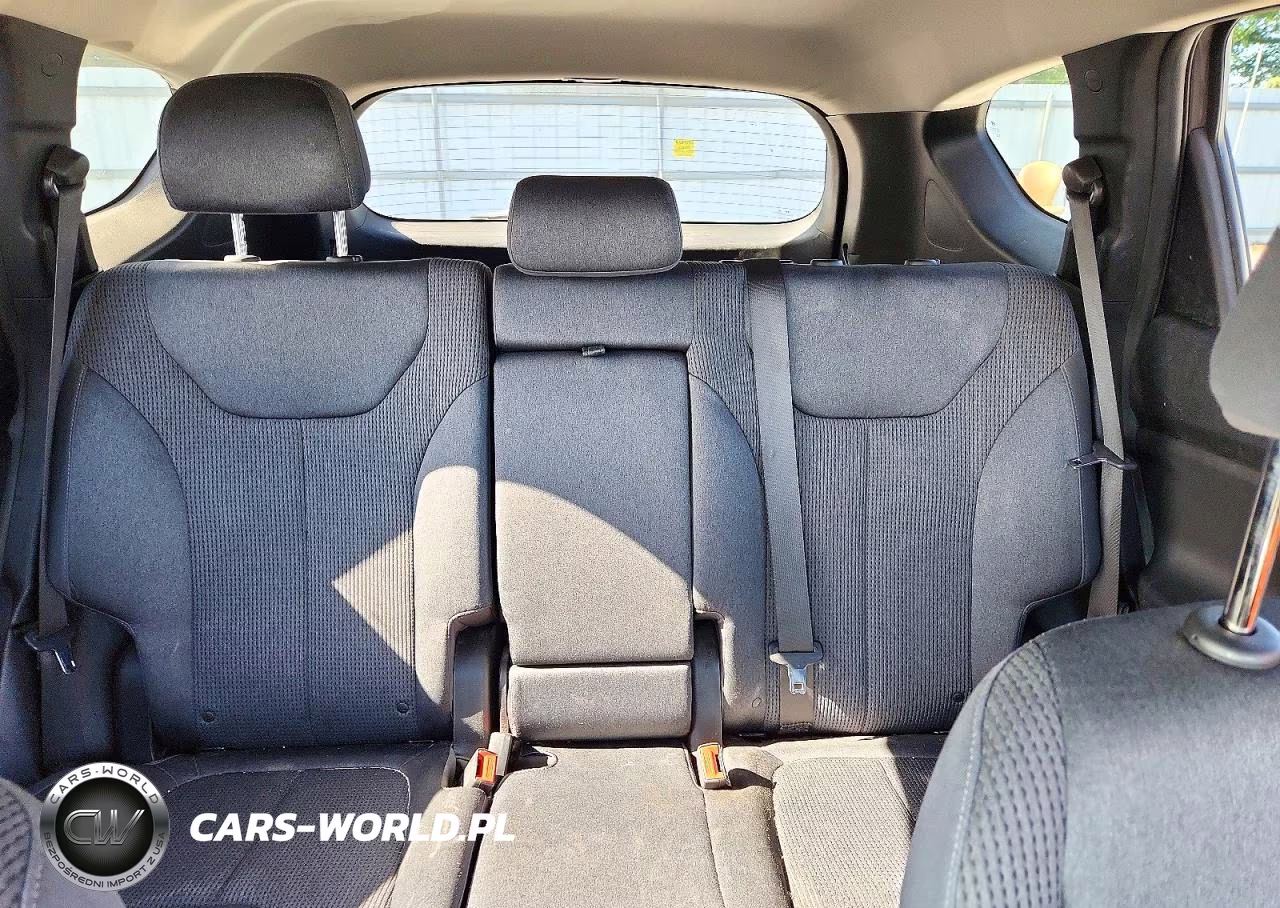 2019 Hyundai Santa Fe Se VIN:5NMS23AD9KH136538 - 10