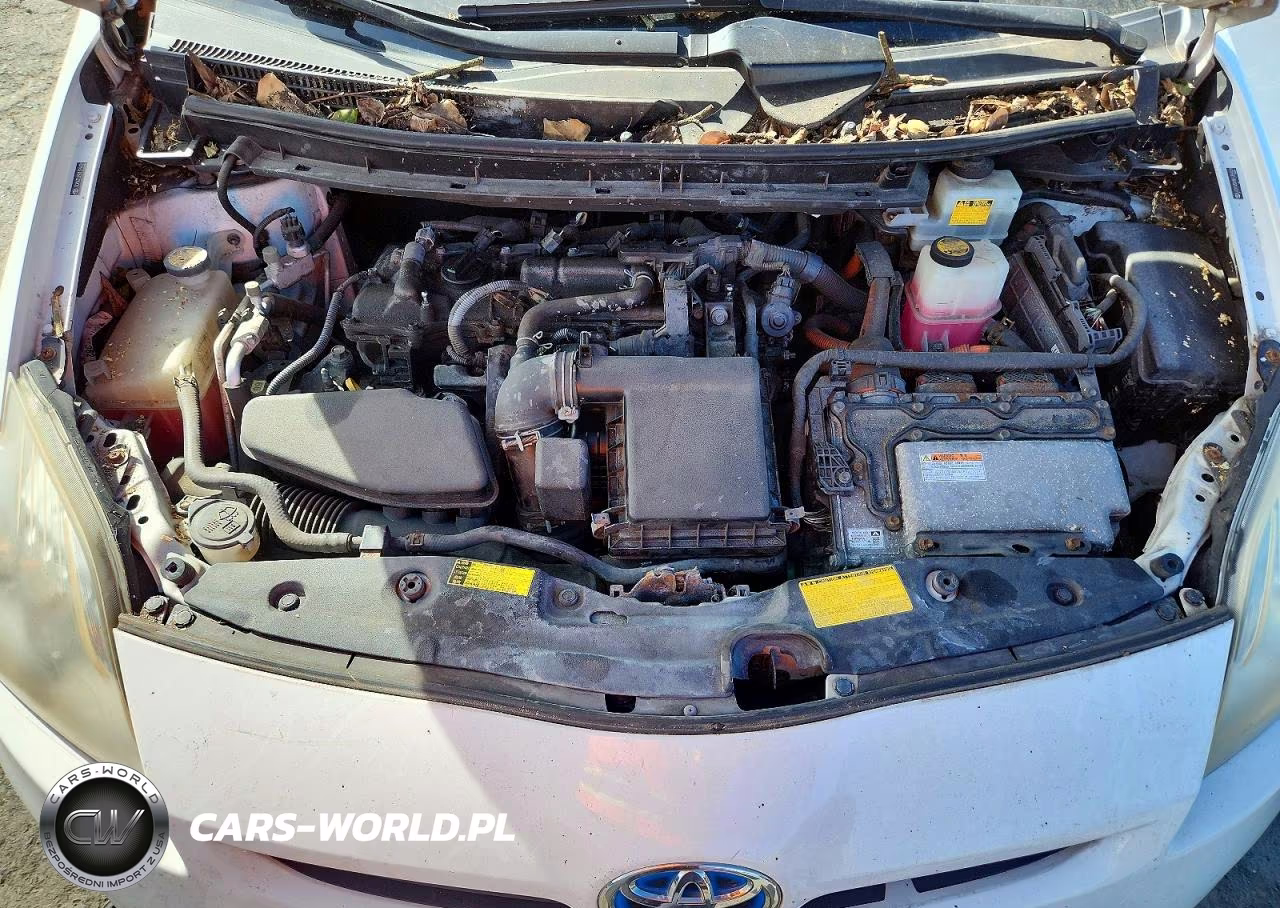 2011 Toyota Prius Two VIN:JTDKN3DU8B1359439 - 11