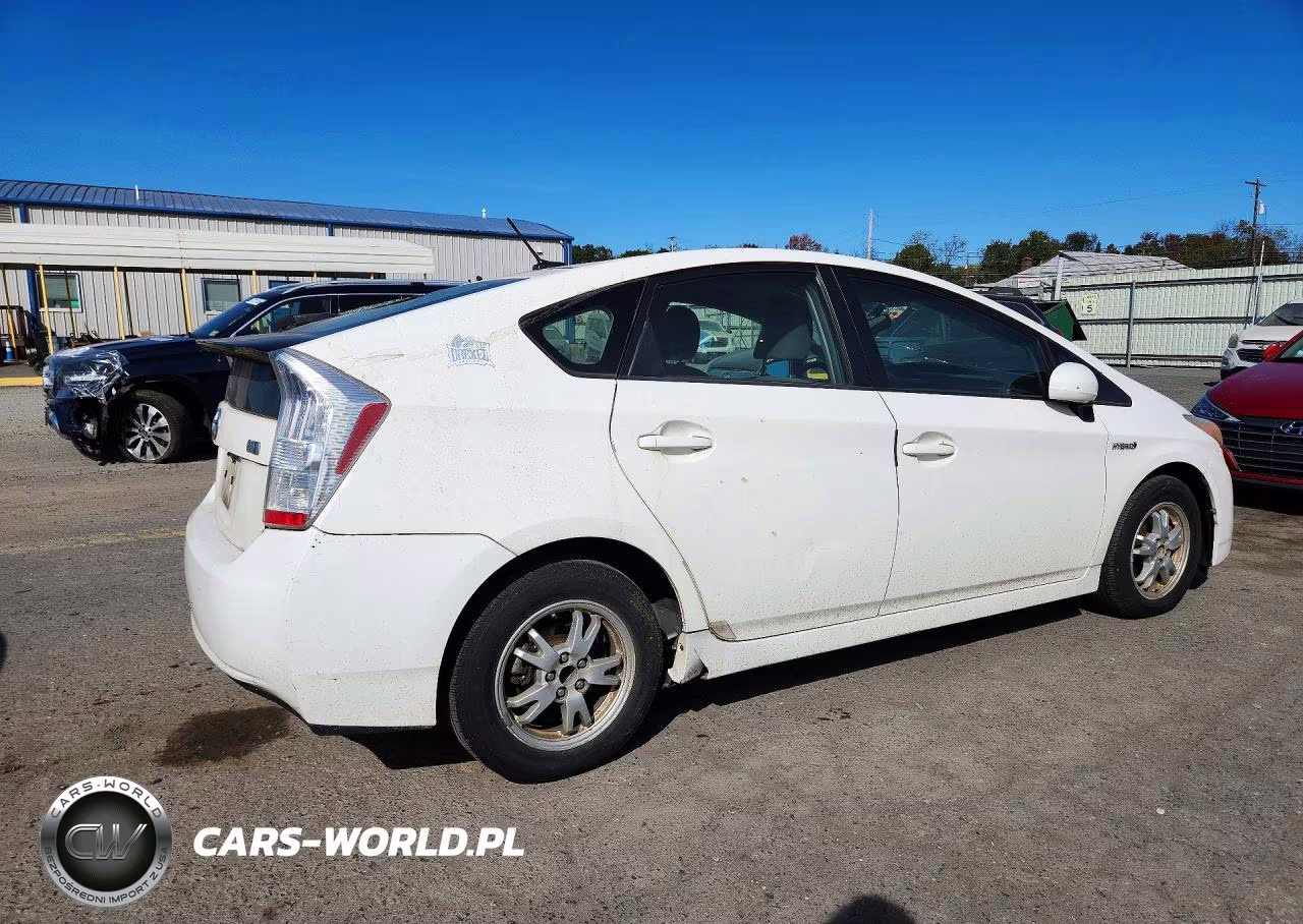 2011 Toyota Prius Two VIN:JTDKN3DU8B1359439 - 3