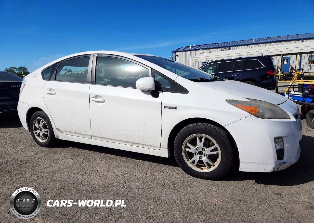 2011 Toyota Prius Two VIN:JTDKN3DU8B1359439 - 4