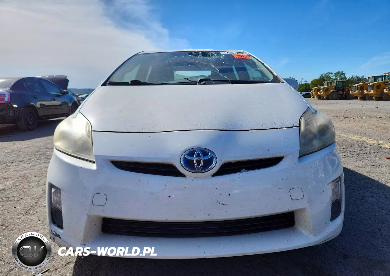2011 Toyota Prius Two VIN:JTDKN3DU8B1359439 - 5