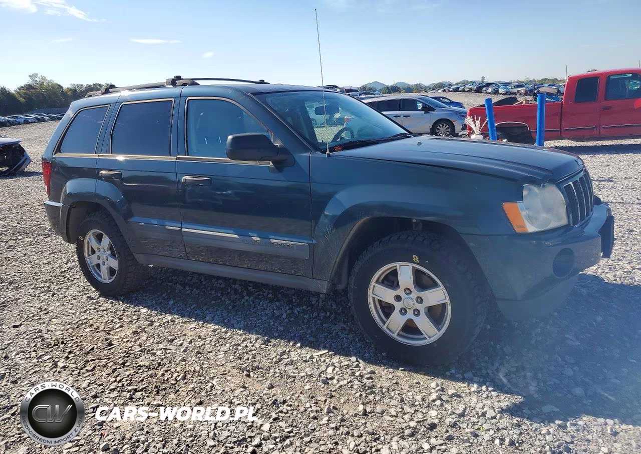 2005 Jeep Grand Cherokee Laredo VIN:1J4GR48K45C513379 - 4