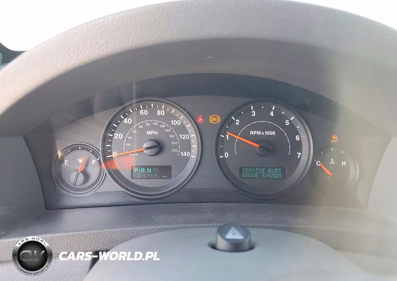 2005 Jeep Grand Cherokee Laredo VIN:1J4GR48K45C513379 - 9