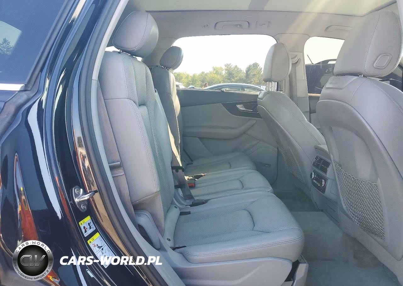 2017 Audi Q7 Premium Plus VIN:WA1LAAF71HD043944 - 11