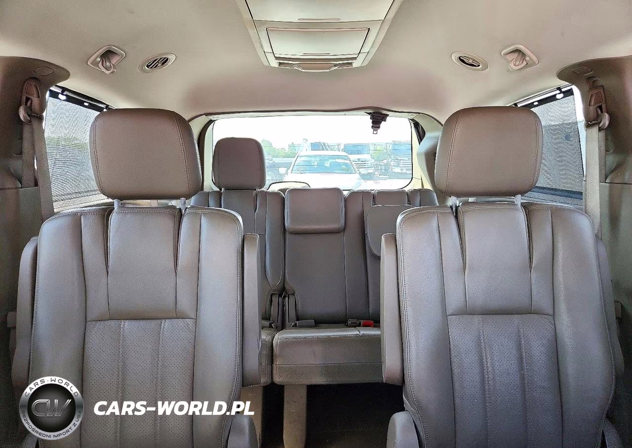 2012 Chrysler Town & Country Touring L VIN:2C4RC1CG6CR117055 - 10