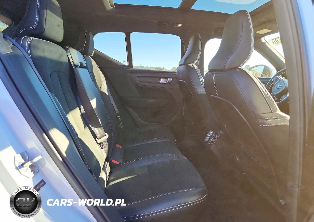 2019 Volvo Xc40 T5 R-Design VIN:YV4162UM3K2104403 - 11