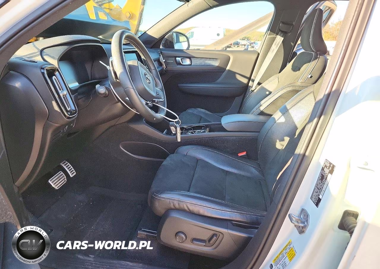 2019 Volvo Xc40 T5 R-Design VIN:YV4162UM3K2104403 - 7