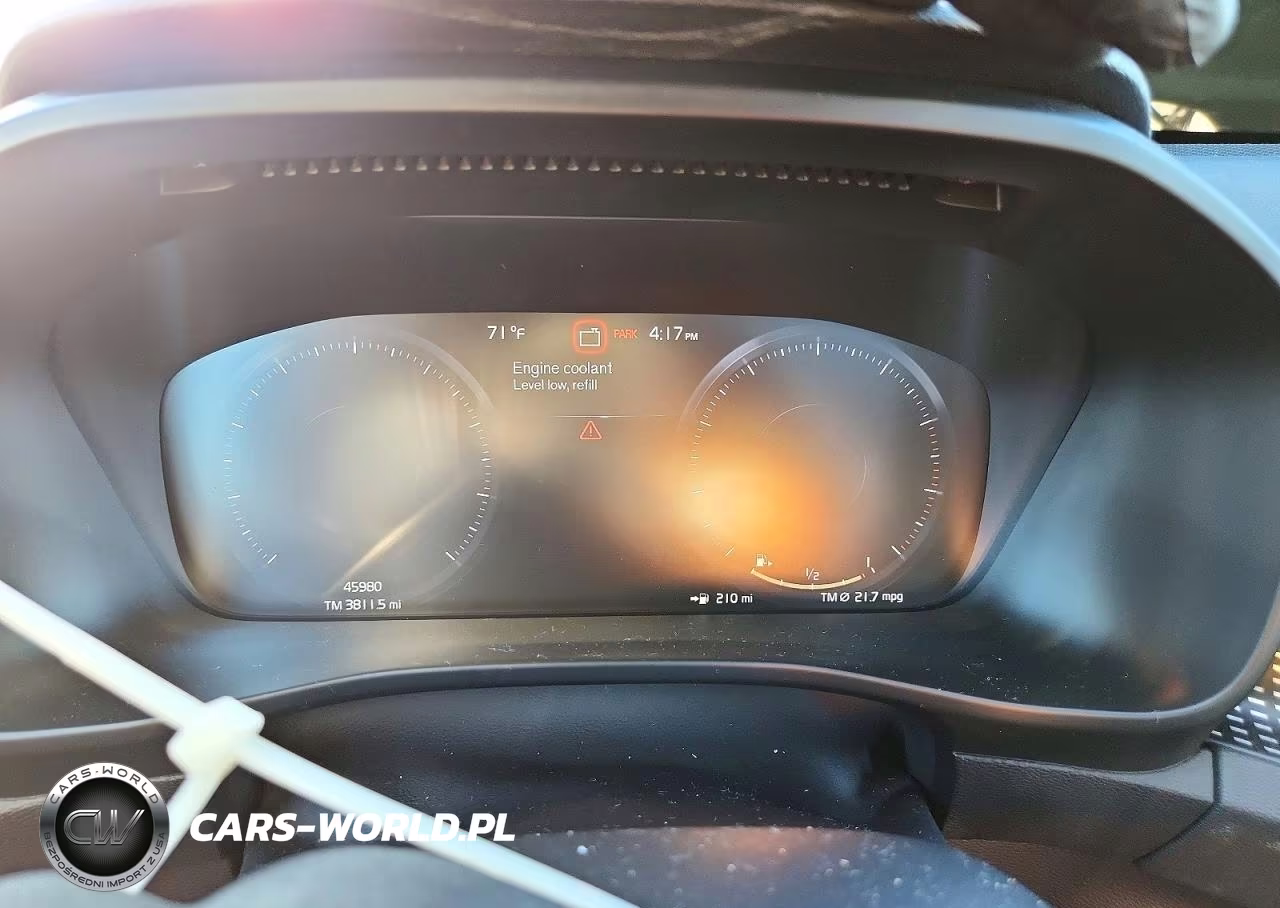 2019 Volvo Xc40 T5 R-Design VIN:YV4162UM3K2104403 - 9