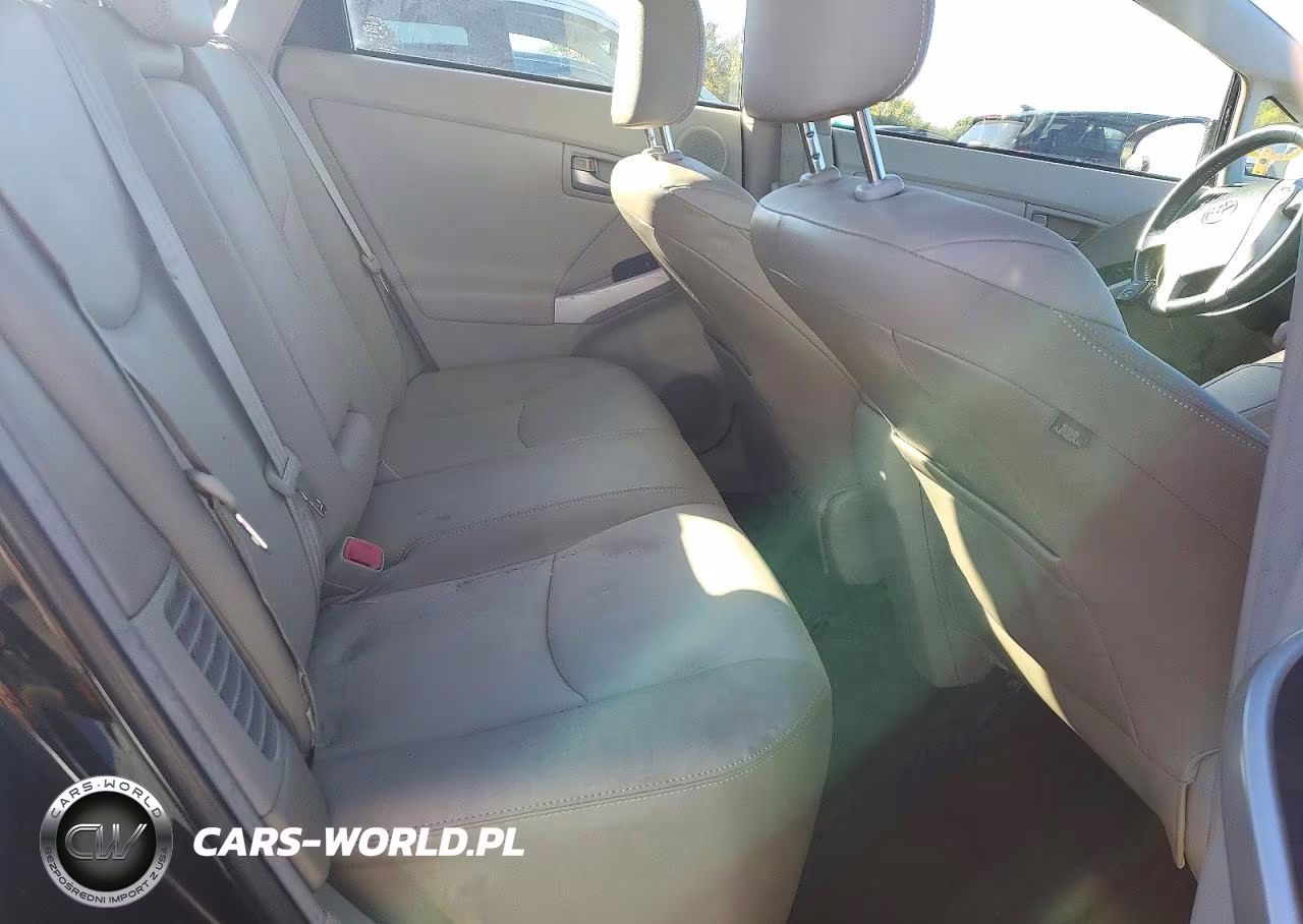 2014 Toyota Prius Four VIN:JTDKN3DU6E0388948 - 10
