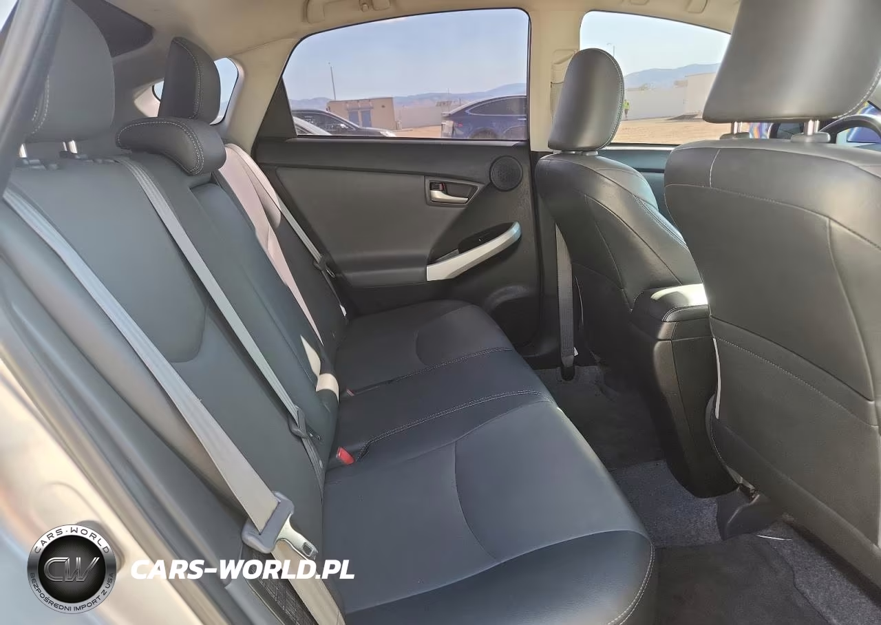 2013 Toyota Prius Four VIN:JTDKN3DU9D1689920 - 10