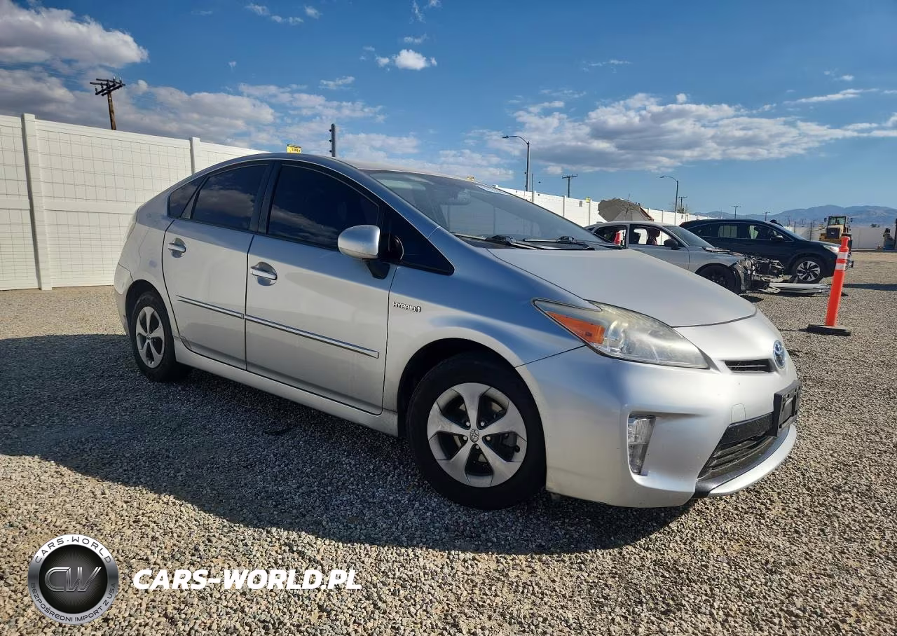 2013 Toyota Prius Four VIN:JTDKN3DU9D1689920 - 4