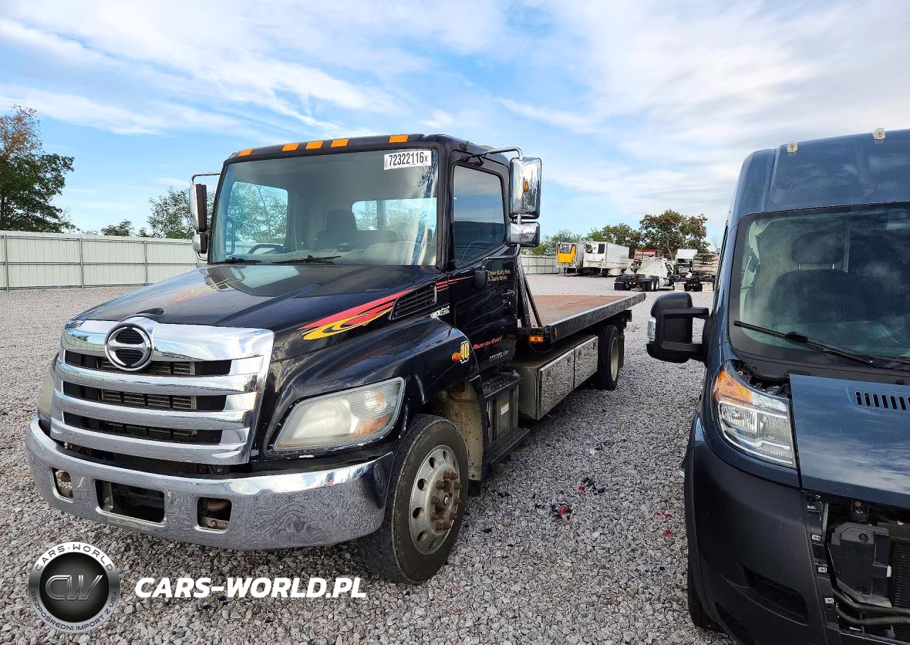 2015 Hino 258-268 - Box Truck