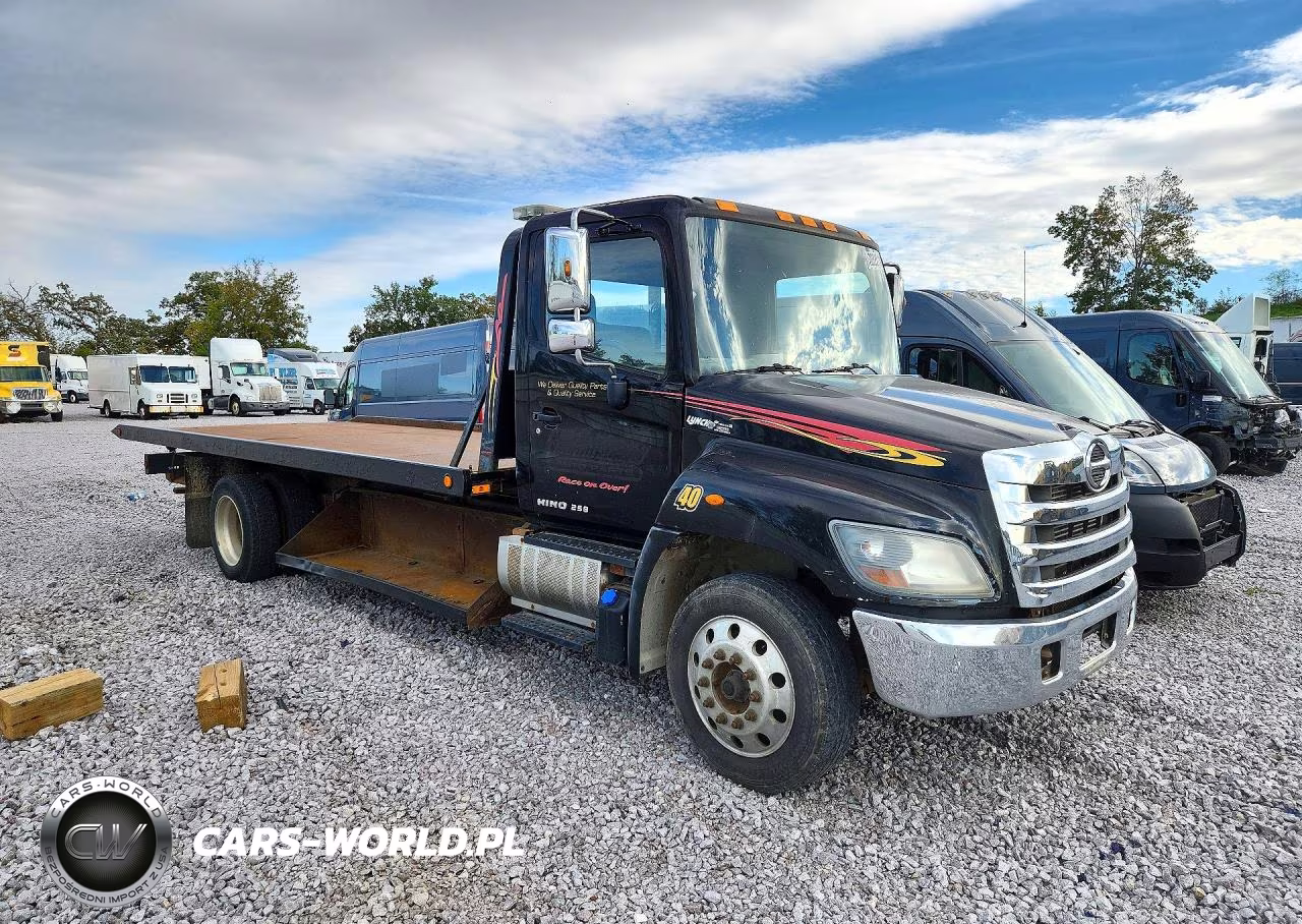 2015 Hino 258-268 - Box Truck VIN:5PVNJ8JN5F4S51772 - 4