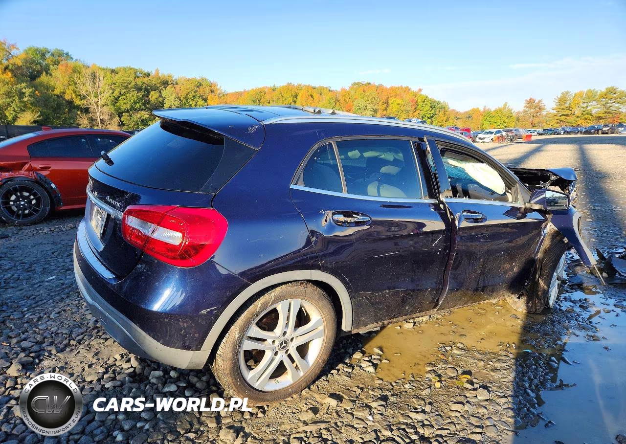 2018 Mercedes-Benz Gla 250 4Matic VIN:WDCTG4GB7JJ517096 - 3
