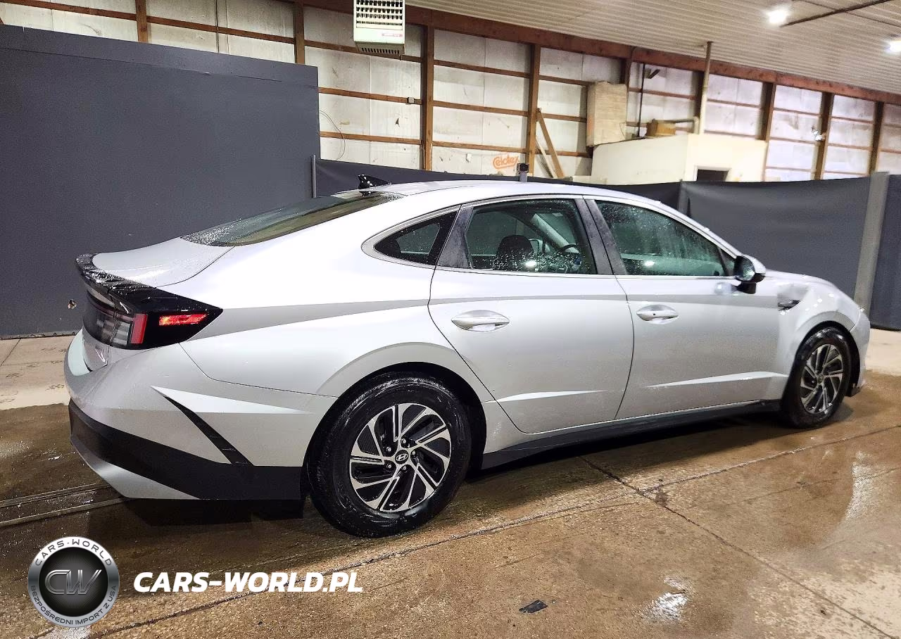 2026 Hyundai Sonata Hybrid Blue VIN:KMHL24JJ0TA165983 - 3