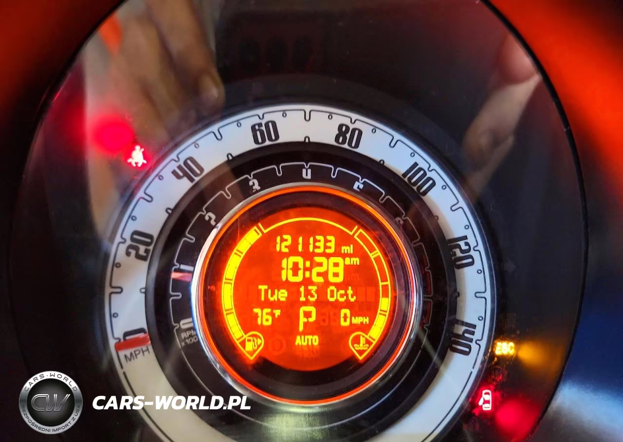 2015 Fiat 500 Pop VIN:3C3CFFAR0FT561830 - 9