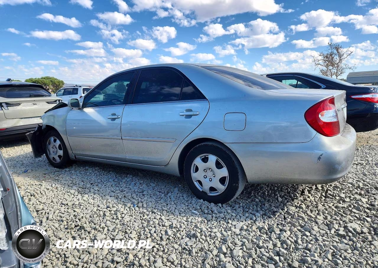 2002 Toyota Camry Le VIN:4T1BE32K92U109591 - 2