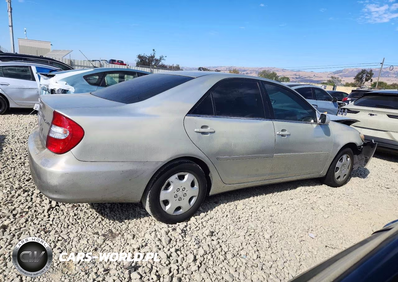 2002 Toyota Camry Le VIN:4T1BE32K92U109591 - 3