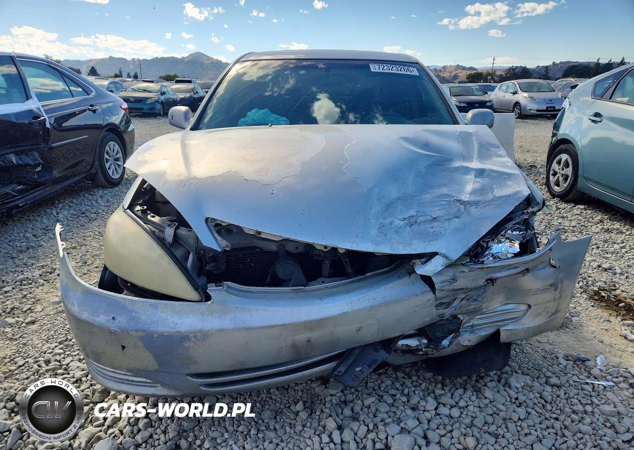 2002 Toyota Camry Le VIN:4T1BE32K92U109591 - 5