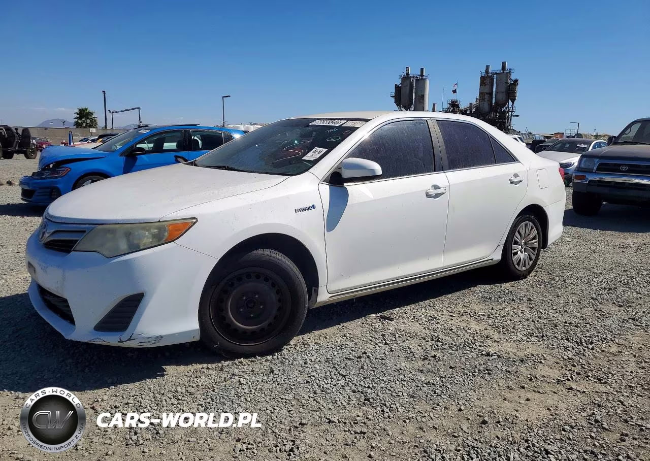 2014 Toyota Camry Hybrid Le