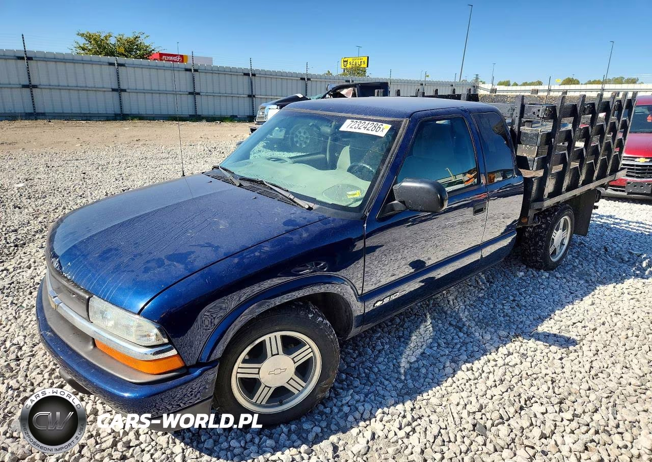 2002 Chevrolet S Truck S10 VIN:1GCCS19WX28258681 - 1