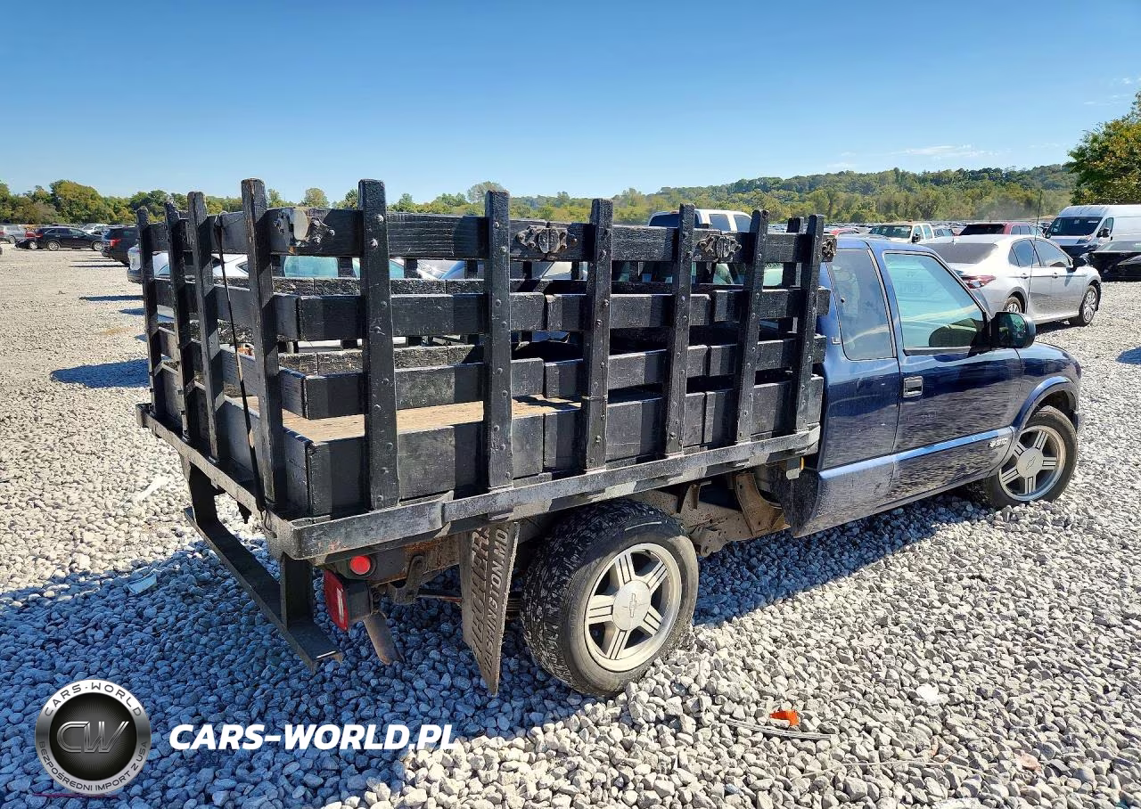 2002 Chevrolet S Truck S10 VIN:1GCCS19WX28258681 - 3